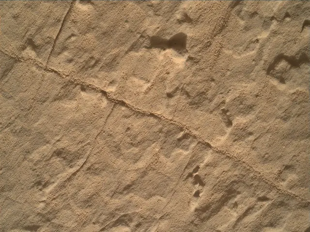 Sol 3897: Mars Hand Lens Imager (MAHLI)