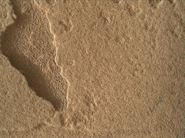 Sol 3901: Mars Hand Lens Imager (MAHLI)