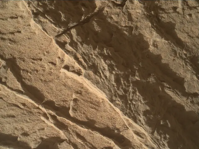 Sol 3908: Mars Hand Lens Imager (MAHLI)