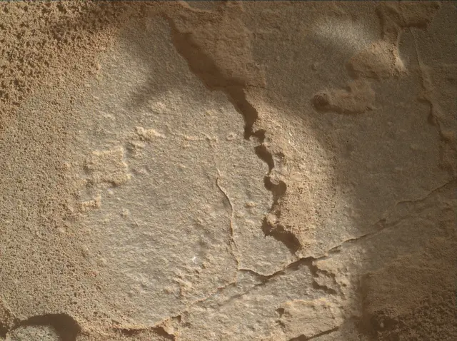 Sol 3908: Mars Hand Lens Imager (MAHLI)