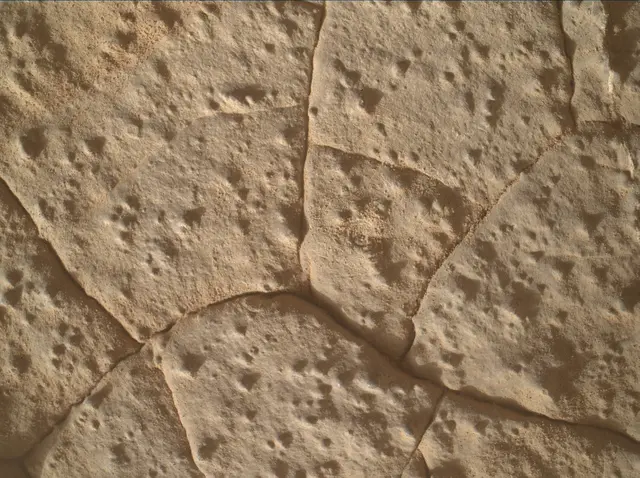 Sol 3937: Mars Hand Lens Imager (MAHLI)