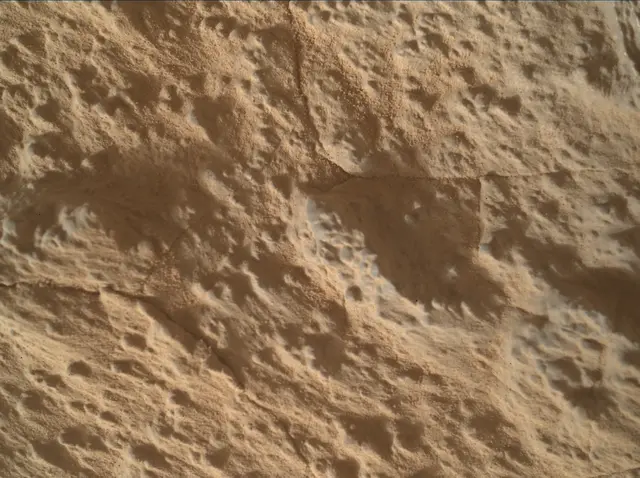 Sol 3937: Mars Hand Lens Imager (MAHLI)