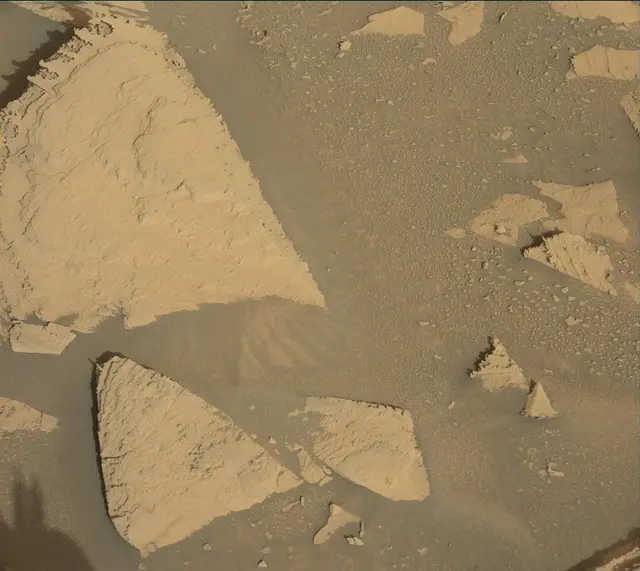 Sol 3946: Mast Camera (Mastcam)