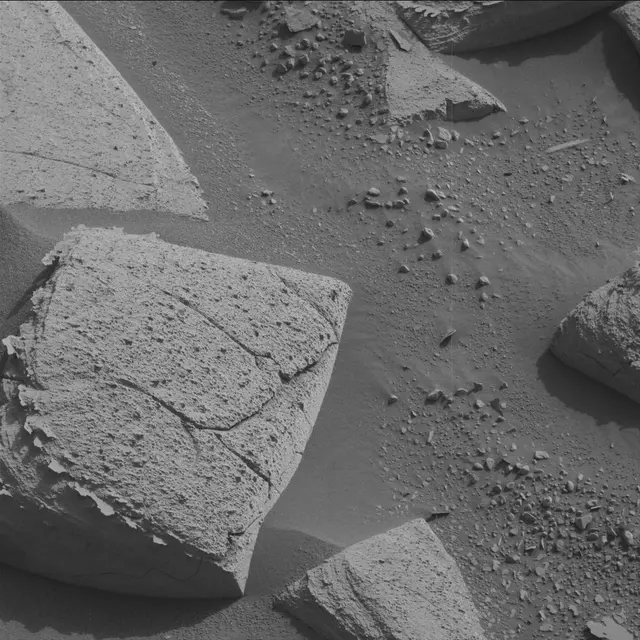 Sol 3946: Mast Camera (Mastcam)