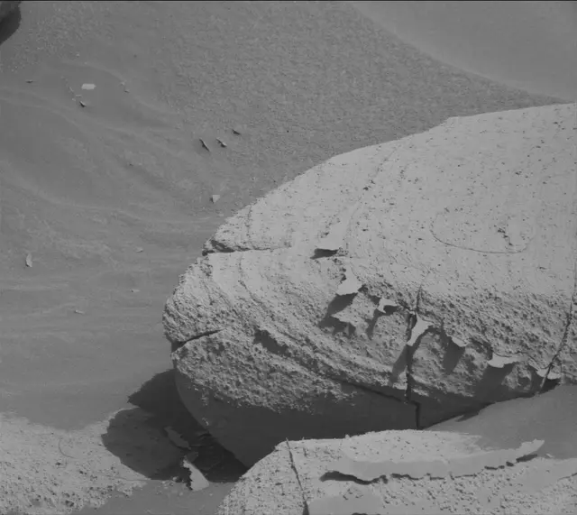 Sol 3946: Mast Camera (Mastcam)