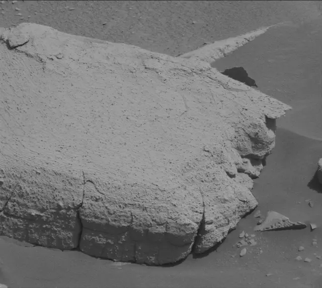 Sol 3946: Mast Camera (Mastcam)