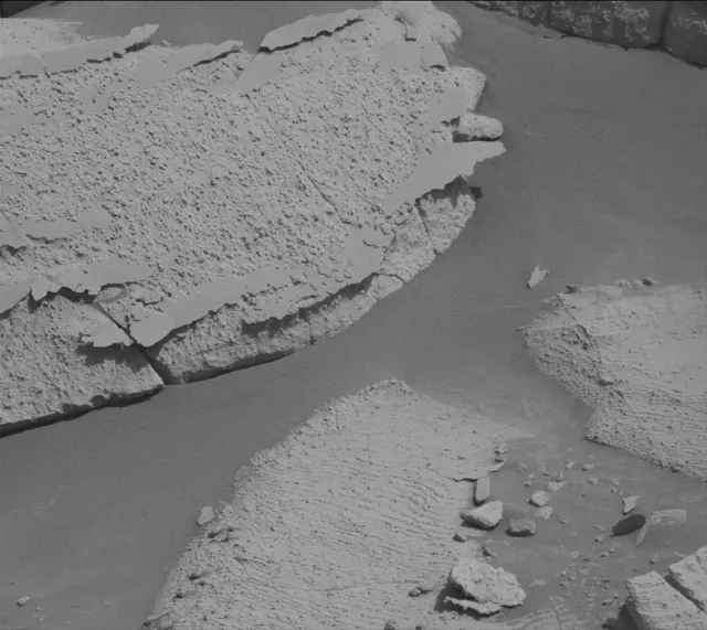 Sol 3946: Mast Camera (Mastcam)