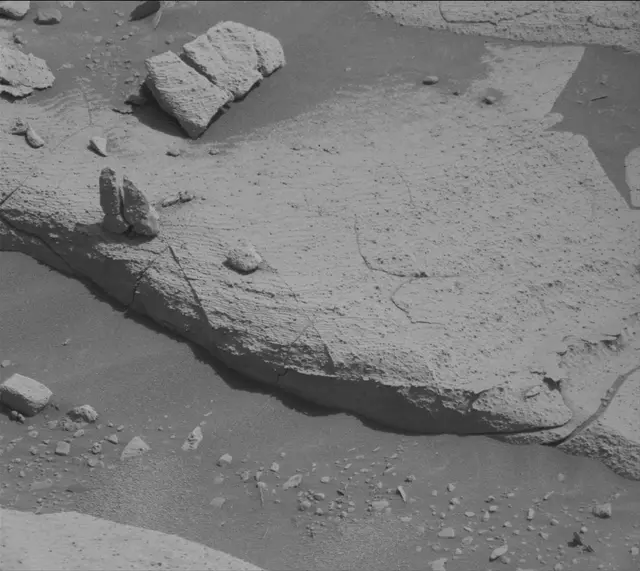 Sol 3946: Mast Camera (Mastcam)