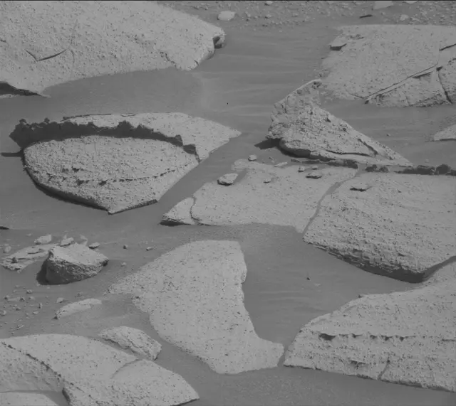 Sol 3946: Mast Camera (Mastcam)