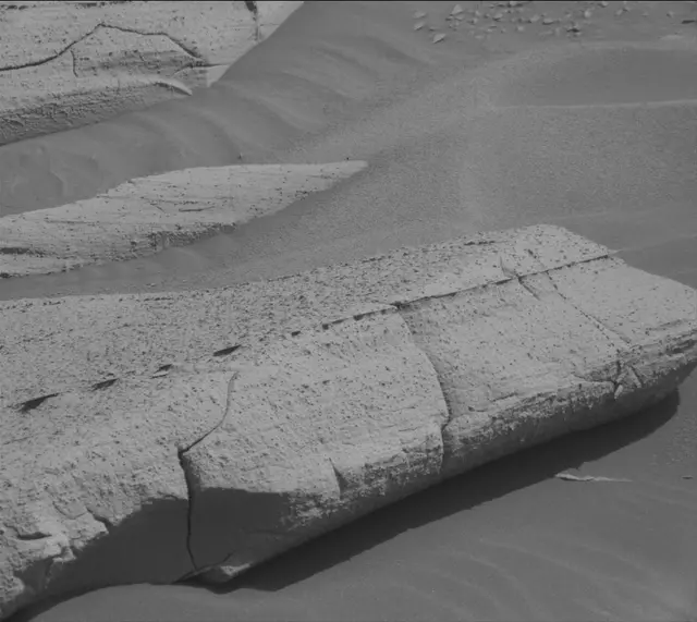 Sol 3946: Mast Camera (Mastcam)