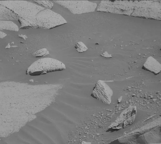 Sol 3946: Mast Camera (Mastcam)