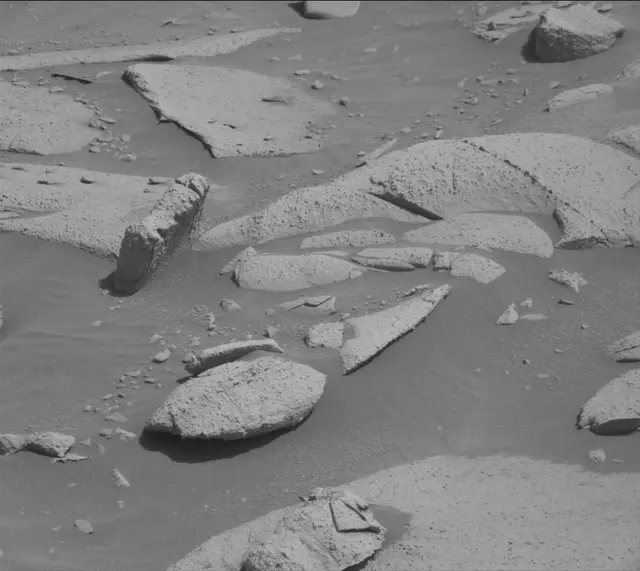Sol 3946: Mast Camera (Mastcam)