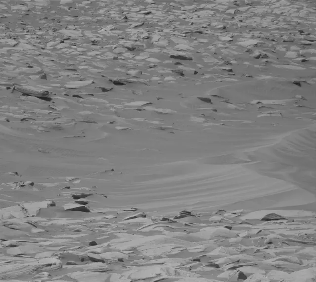 Sol 3946: Mast Camera (Mastcam)