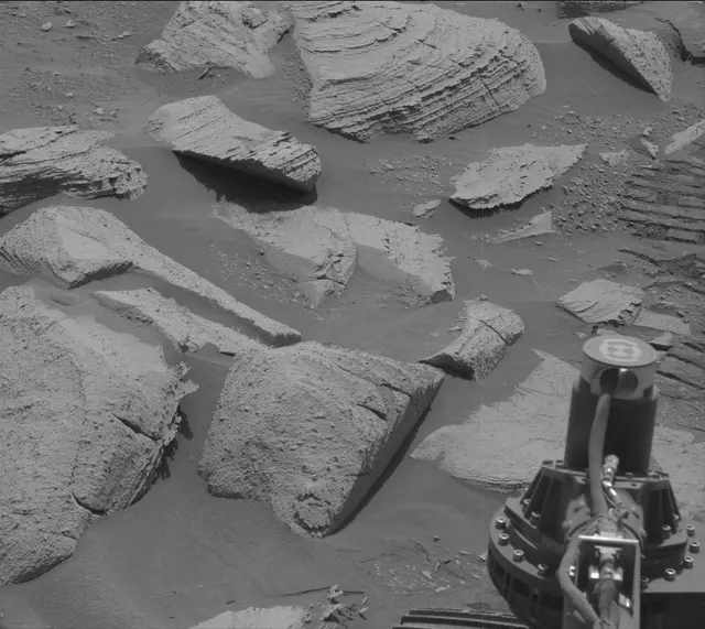 Sol 3948: Mast Camera (Mastcam)