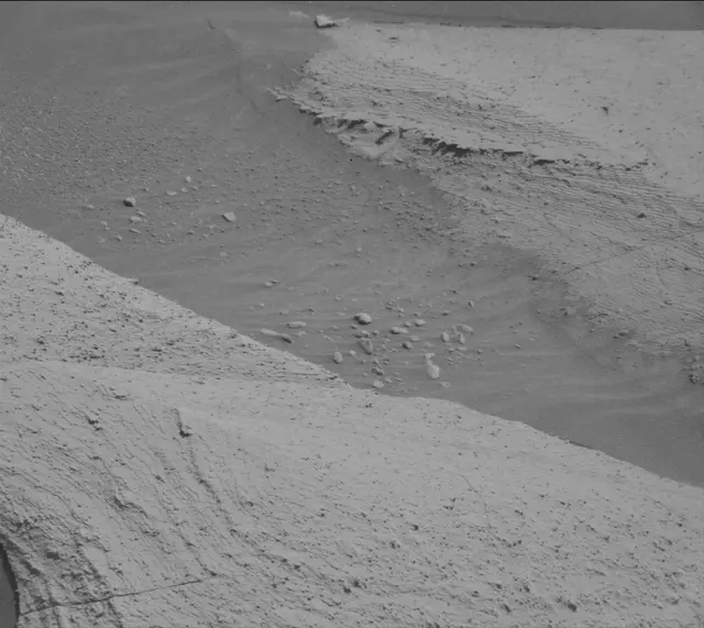 Sol 3948: Mast Camera (Mastcam)