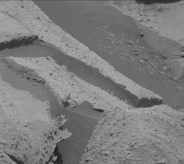 Sol 3948: Mast Camera (Mastcam)