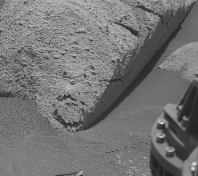 Sol 3948: Mast Camera (Mastcam)