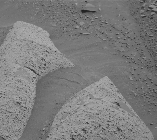 Sol 3948: Mast Camera (Mastcam)