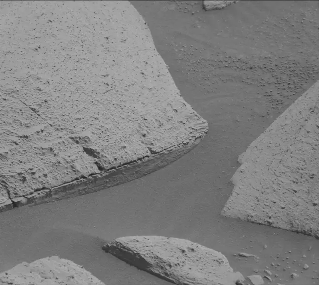 Sol 3948: Mast Camera (Mastcam)