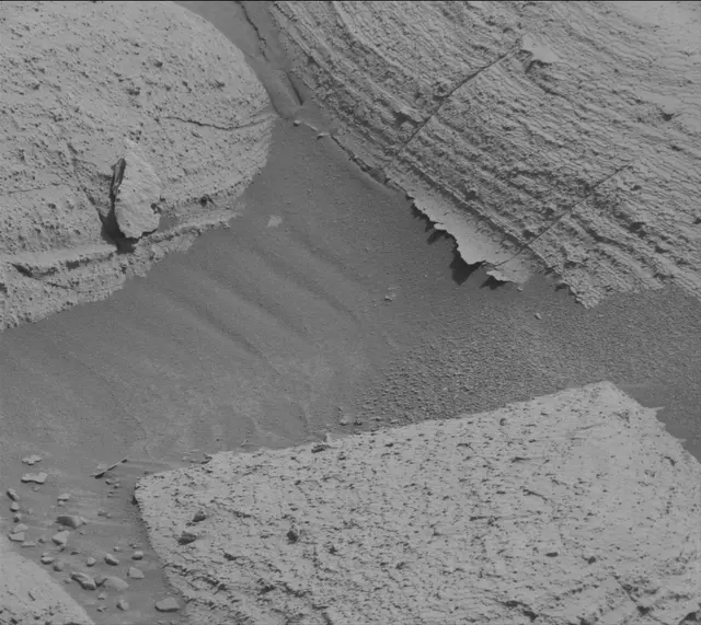 Sol 3948: Mast Camera (Mastcam)