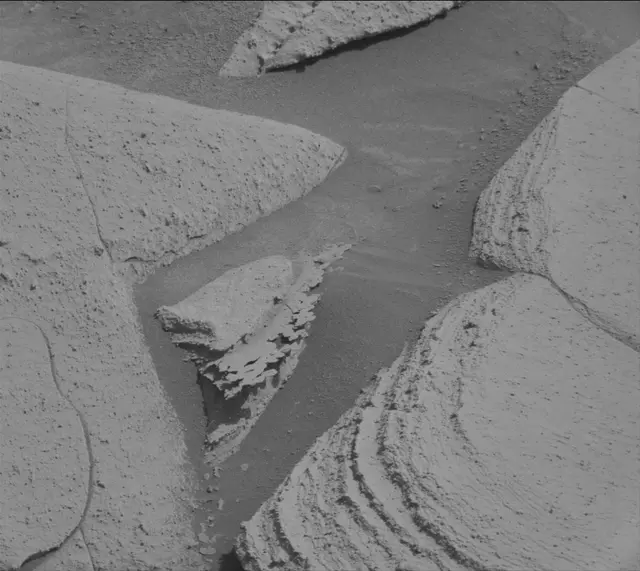 Sol 3948: Mast Camera (Mastcam)