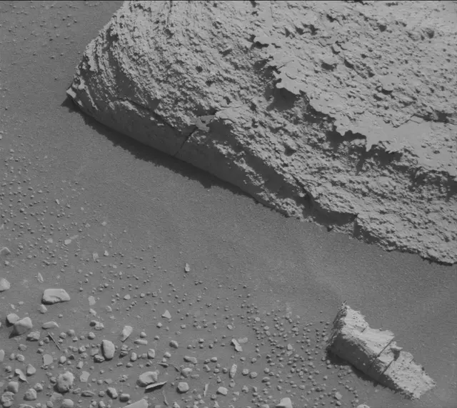 Sol 3948: Mast Camera (Mastcam)