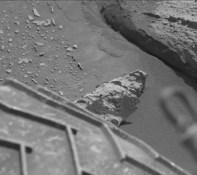 Sol 3948: Mast Camera (Mastcam)