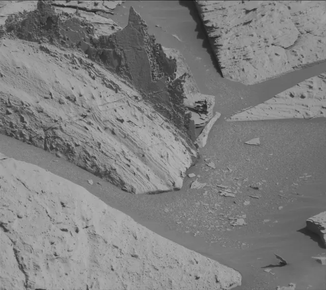 Sol 3958: Mast Camera (Mastcam)