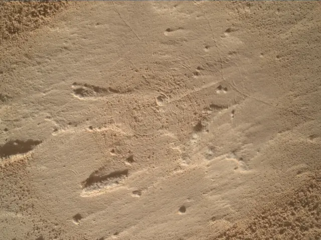 Sol 3964: Mars Hand Lens Imager (MAHLI)