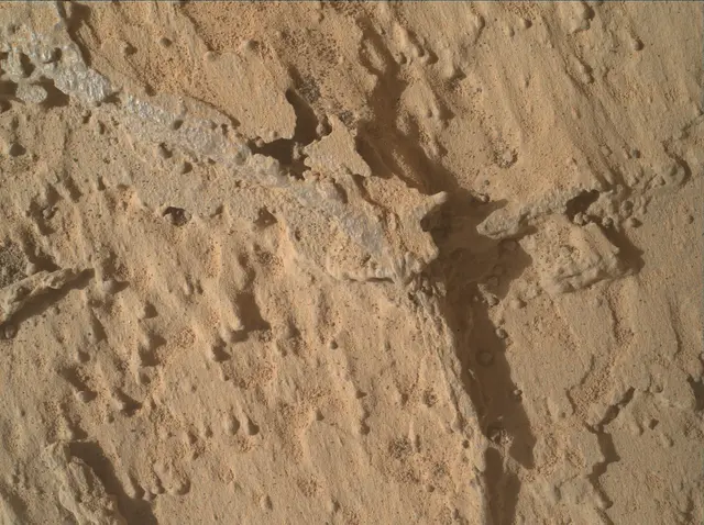 Sol 4054: Mars Hand Lens Imager (MAHLI)