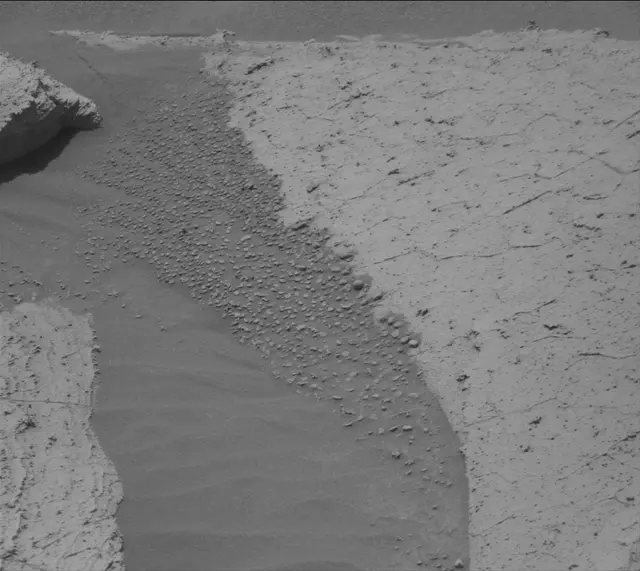 Sol 4064: Mast Camera (Mastcam)