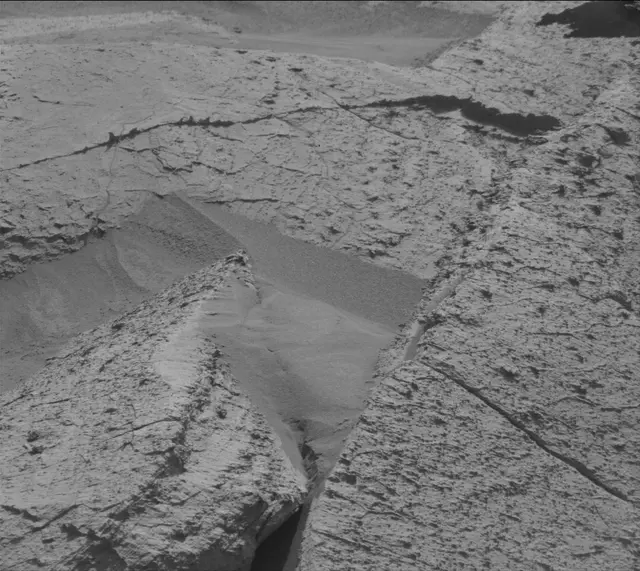 Sol 4067: Mast Camera (Mastcam)