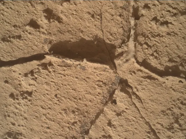 Sol 4067: Mars Hand Lens Imager (MAHLI)