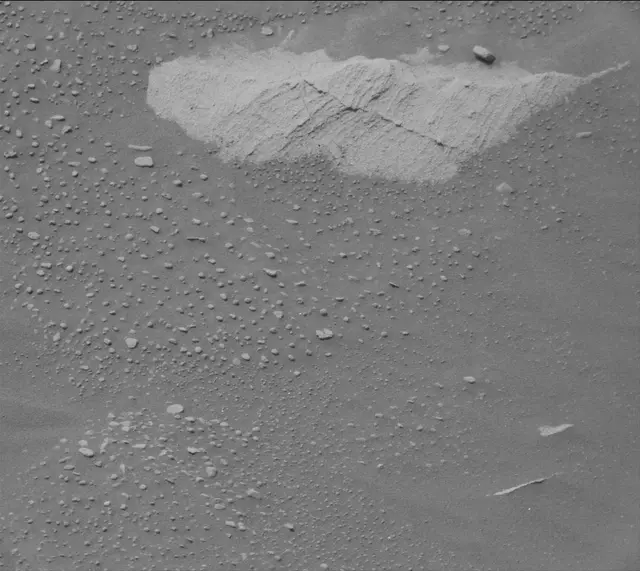 Sol 4071: Mast Camera (Mastcam)