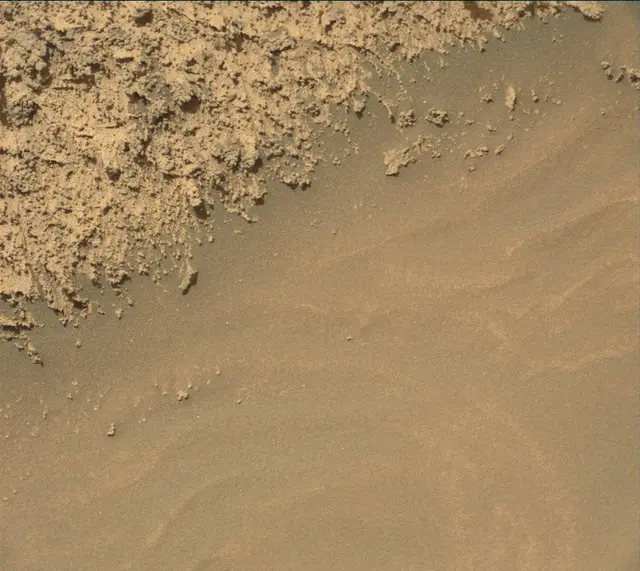 Sol 4071: Mast Camera (Mastcam)