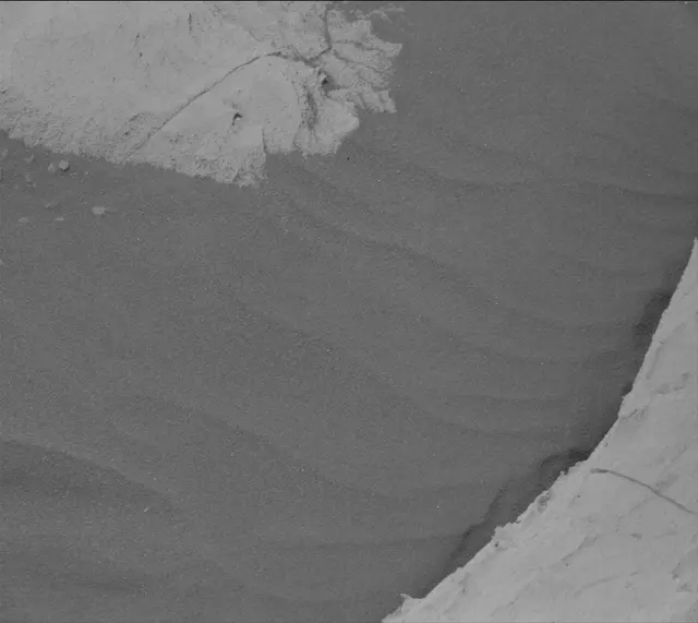 Sol 4071: Mast Camera (Mastcam)