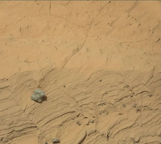 Sol 4071: Mast Camera (Mastcam)