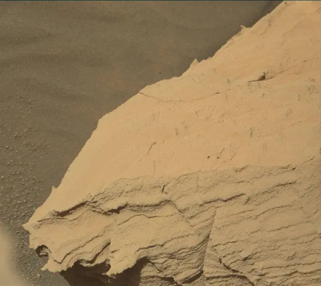 Sol 4071: Mast Camera (Mastcam)