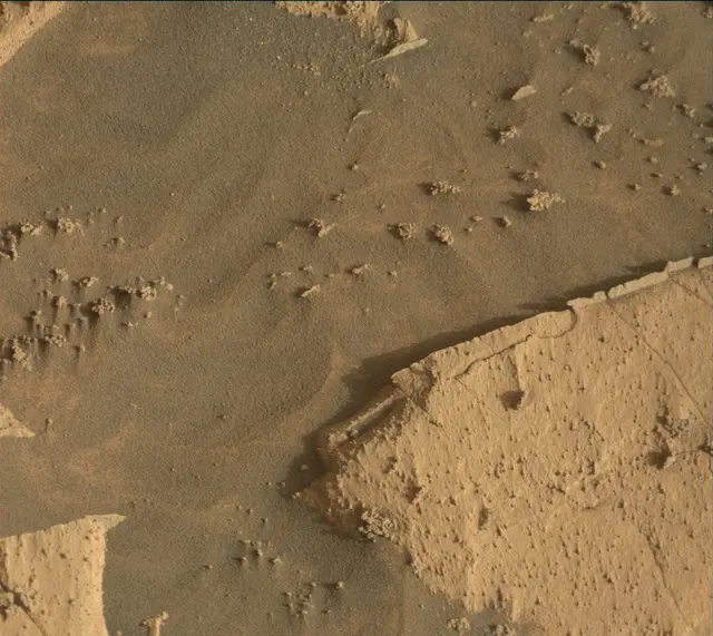 Sol 4076: Mast Camera (Mastcam)
