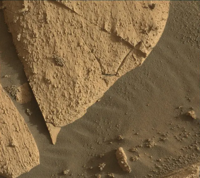 Sol 4076: Mast Camera (Mastcam)