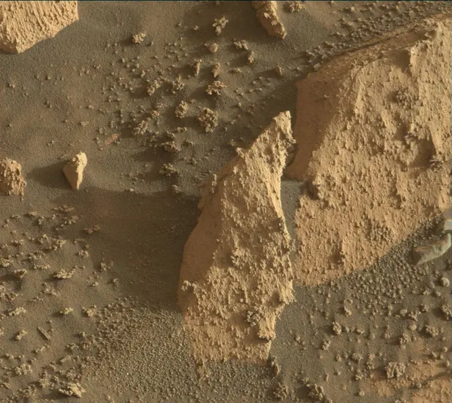 Sol 4076: Mast Camera (Mastcam)