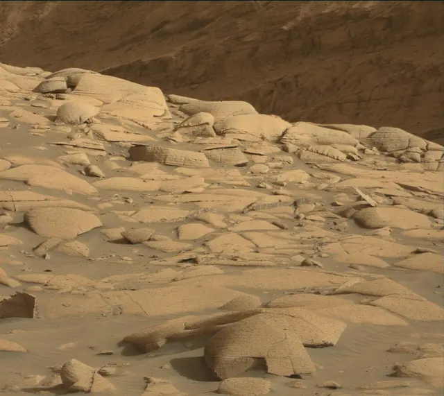 Sol 4078: Mast Camera (Mastcam)