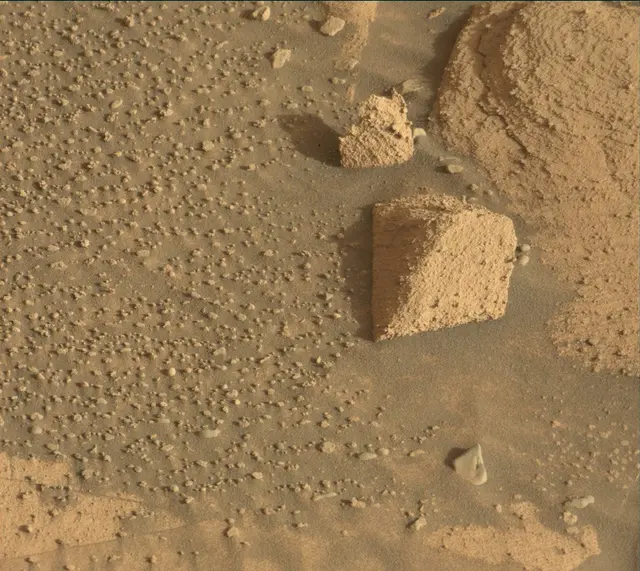 Sol 4078: Mast Camera (Mastcam)