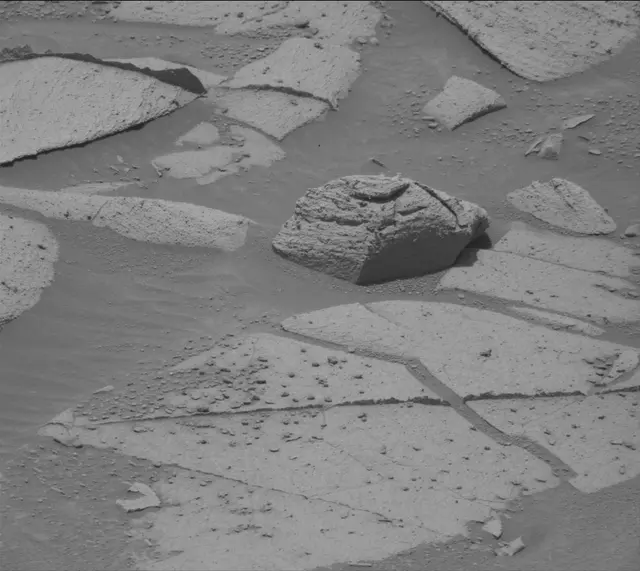 Sol 4079: Mast Camera (Mastcam)