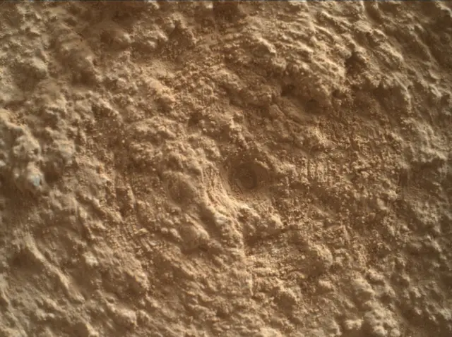 Sol 4082: Mars Hand Lens Imager (MAHLI)