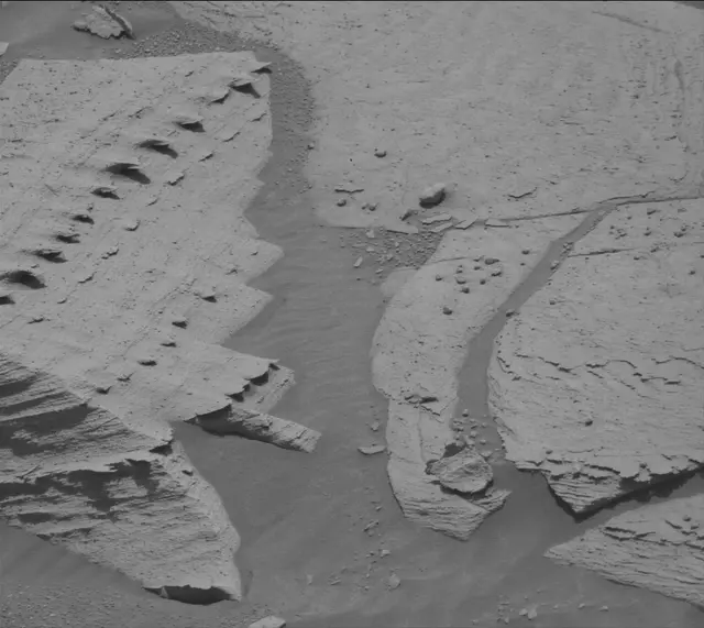 Sol 4084: Mast Camera (Mastcam)
