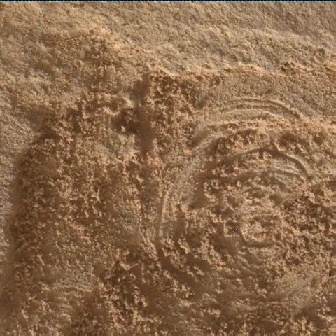 Sol 4093: Mars Hand Lens Imager (MAHLI)
