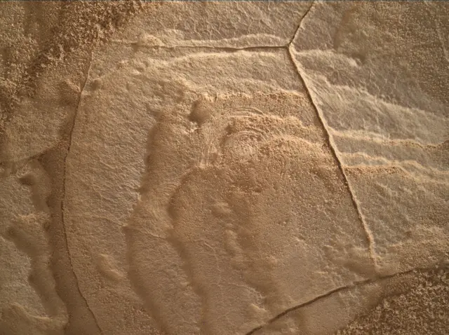 Sol 4093: Mars Hand Lens Imager (MAHLI)