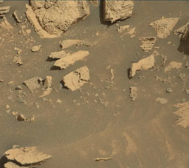 Sol 4102: Mast Camera (Mastcam)