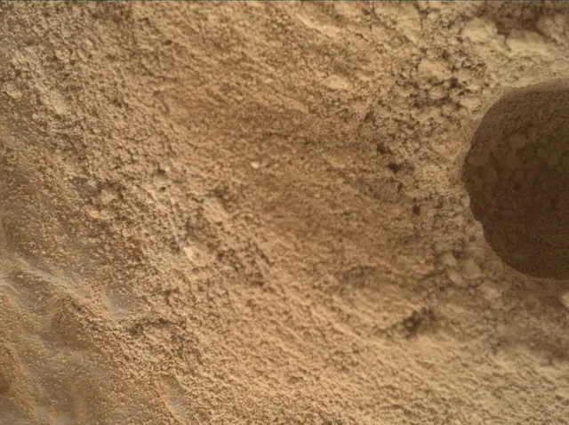 Sol 4116: Mars Hand Lens Imager (MAHLI)